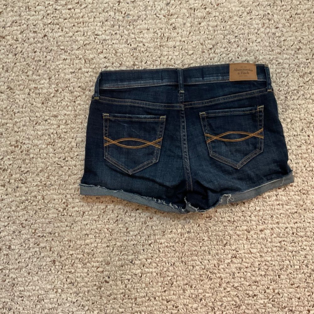 Abercrombie and Fitch dark wash cuffed denim shorts size 00/24 - Picture 4 of 5